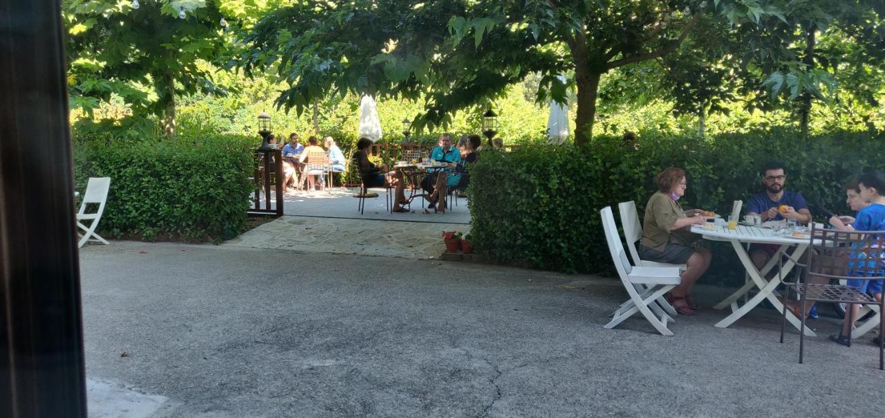 Hotel Ribera Del Corneja Navacepedilla de Corneja エクステリア 写真