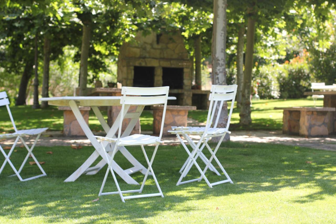 Hotel Ribera Del Corneja Navacepedilla de Corneja エクステリア 写真