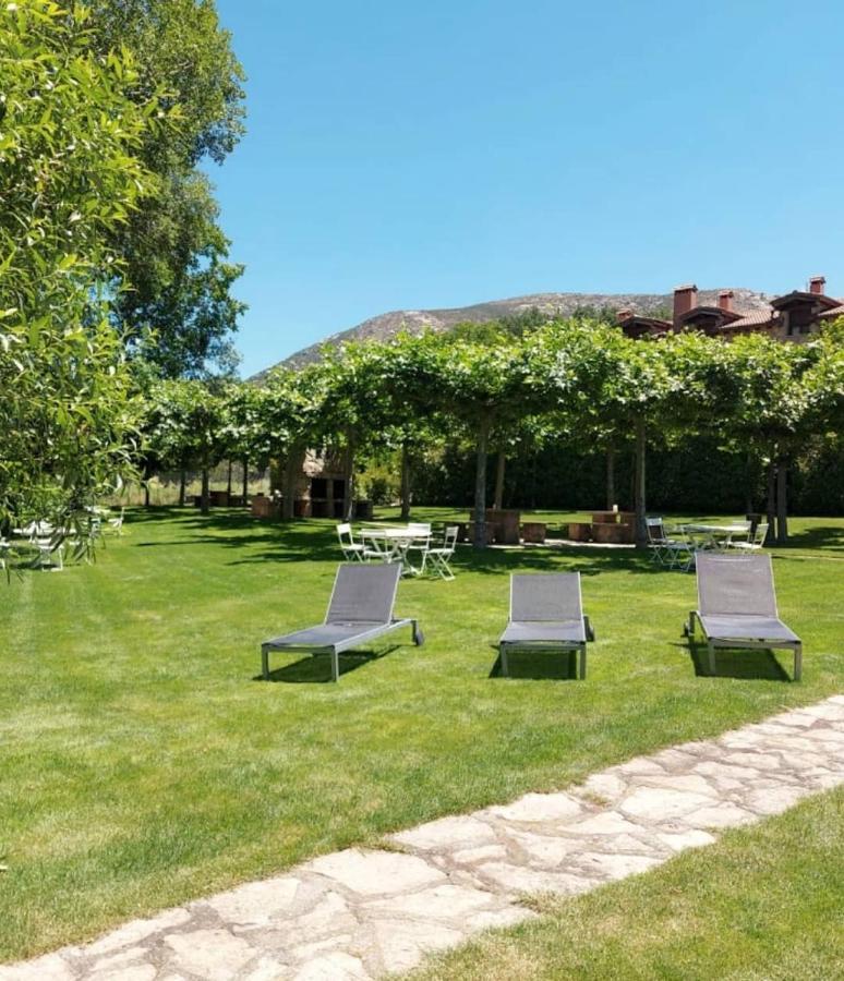 Hotel Ribera Del Corneja Navacepedilla de Corneja エクステリア 写真