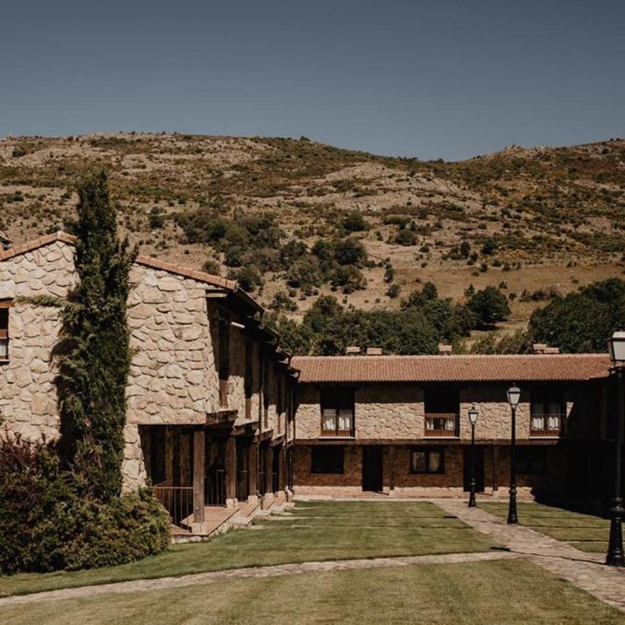 Hotel Ribera Del Corneja Navacepedilla de Corneja エクステリア 写真