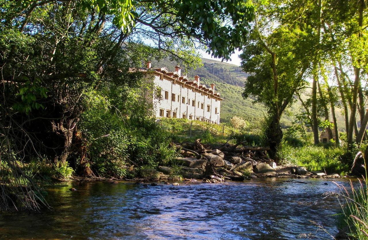 Hotel Ribera Del Corneja Navacepedilla de Corneja エクステリア 写真